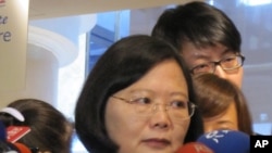 蔡英文在接受記者採訪(資料照片)