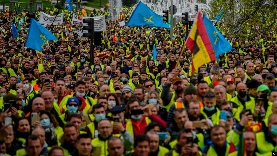 Vozači kamiona protestuju zbog visoke cene goriva u Madridu, Španija, 25. mart 2022. (Foto: ARHIVA)