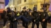 Полиция задерживает протестующих на улицах Москвы, сентябрь 2022