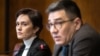 Evgenija Kara-Murza, supruga kritičara Kremlja Vladimira Kara-Murze, pored Sergeja Davidisa, šefa programa podrške političkim zatvorenicima u centru za ljudska prava. Ženeva 25. marta 2024