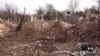  Ukrainians stay in front-line town despite danger, hardships 