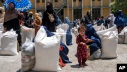 ملل متحد گفته است که بیش از نصف جمعیت افغانستان به نحوی نیازمند کمک‌های بشری اند