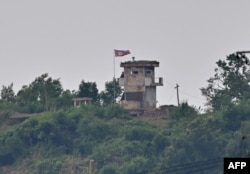한국 파주에서 남북 간 비무장지대(DMZ) 북쪽에 있는 북한 감시 초소.