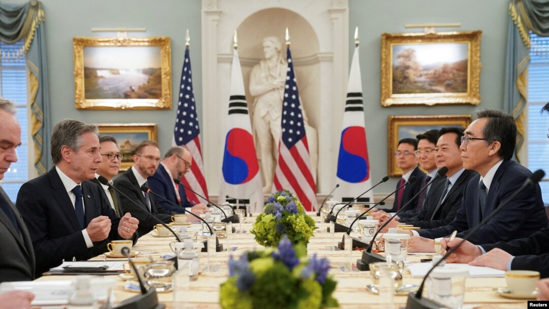 28일 워싱턴 국무부 청사에서 미한 외교장관 회담이 열렸다.