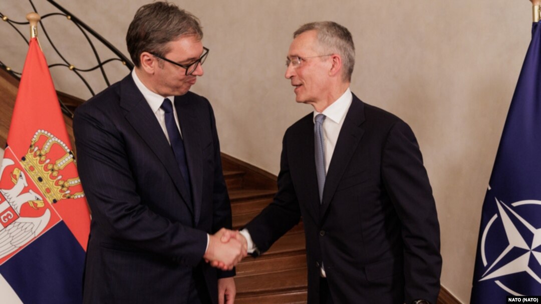 Predsednik Srbije Aleksandar Vučić sa generalnim sekretarom NATO Jensom Stoltenbergom (Foto: NATO)