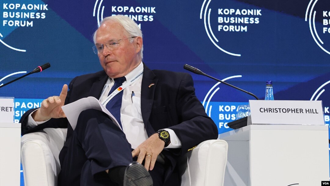 Ambasador Kristofer Hil učestvuje u radu panela "Proširenje EU i Zapadni Balkan: Može li Srbija to do 2030“ (Foto: Kopaonik biznis forum)