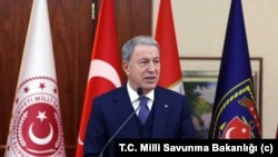 خلوسی ئاکار