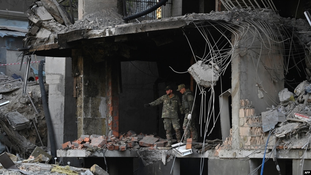 Zgrada u Kijevu srušena u ruskom bombardovanju, 29. april 2022.