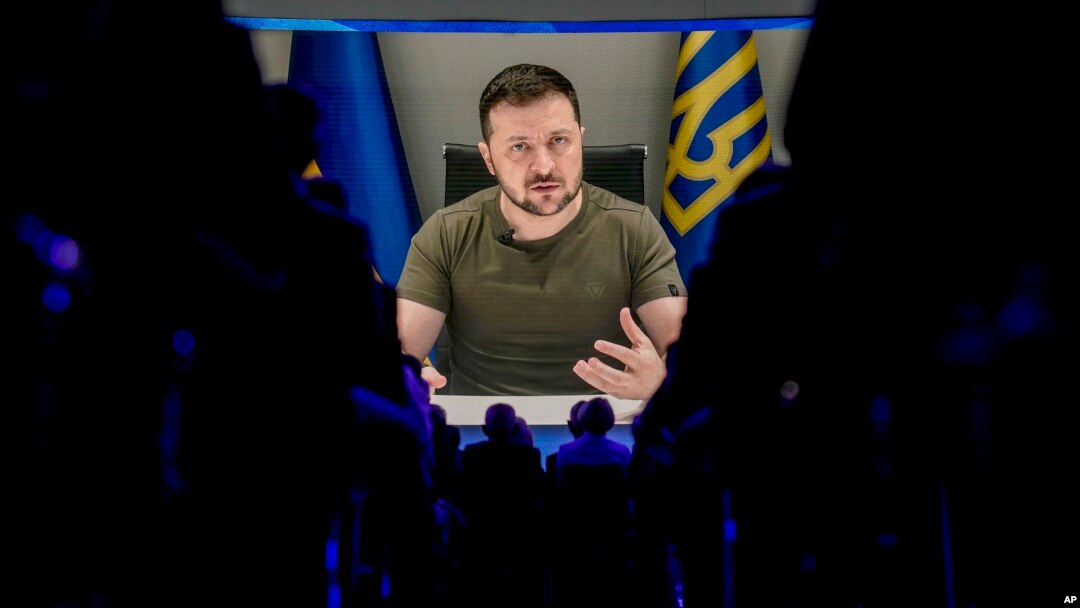 Ukrajinski predsednik Volodimir Zelenski obraća se iz Kijeva učesnicima Svetskog ekonomskog foruma u Davosu, 23. maja 2022.