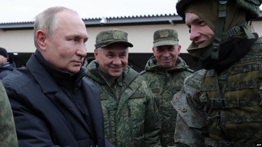 Predsednik Rusije Vladimir Putin i ministar odbrane Sergej Šojgu u centru za vojnu obuku u gradu Rjazan, 20. oktobra 2022. 