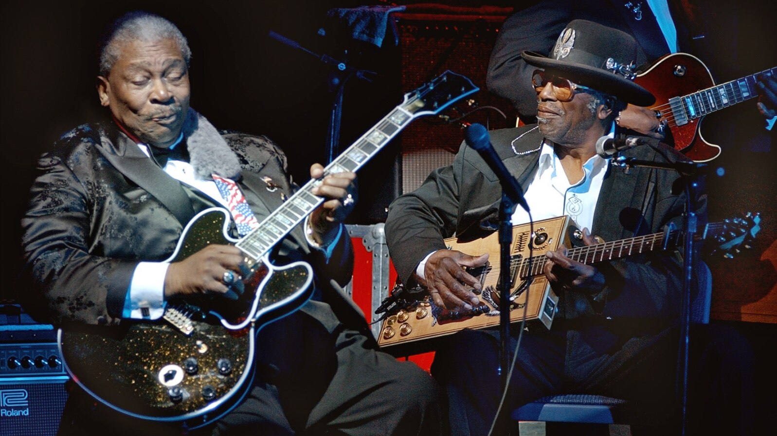 Blues legend B.B. King, left, performs with Bo Diddley at the second anniversary celebration of B.B. King's Blues Club and Grill in New York, June 20, 2002.