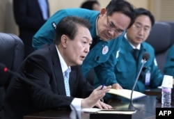 윤석열 한국 대통령이 2일 오전 북한의 미사일 발사에 대응해 긴급 국가안전보장회의(NSC)을 소집했다.