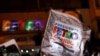 Partidarios celebran después de que el candidato presidencial de izquierda colombiano Gustavo Petro, de la coalición Pacto Histórico, ganara la segunda vuelta de las elecciones presidenciales en Cali, Colombia, el 19 de junio de 2022. REUTERS/David Lombeida
