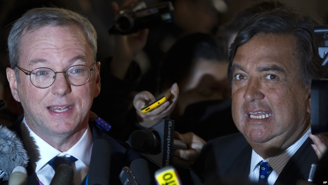 Eric Schmidt, presidente ejecutivo de Google y ex gobernador de Nuevo México, Bill Richardson abandonan Corea del Norte sin noticias alentadoras.