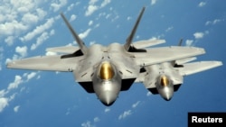 미국 공군의 F-22 전투기. (자료사진)