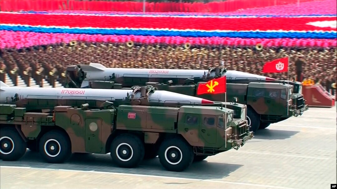 북한은 지난달 21일부터 4일까지 단거리 미사일 발사체를 17발 발사했다. 사진은 지난해 7월 평양 김일성 광장에서 열린 정전 60주념 기념 군사행진에 등장한 스커드 미사일. (자료사진)