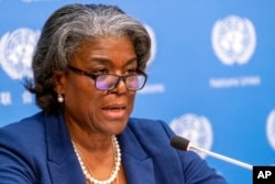 Arhiva - Ambasadorka Sjedinjenih Država u Ujedinjenim nacijama, Linda Tomas Grinfild, govori tokom konferencije za štampu u sedištu UN, u Njujorku, 1. marta 2021.