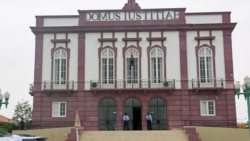 Activista que acusou agente do SIC de assédio sexual abandona acusação – 1:15