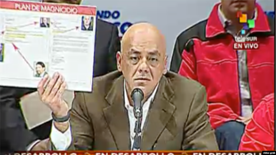 Jorge Rodríguez muestra correos de la cuenta de María Corina Machado y un esquema del plan de magnicidio.