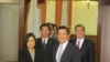 3月30日馬英九和蔡英文在閉門會議後握手供媒體拍攝的資料照。