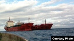 Barcos Marida Melissa & Duzgit Integrity on Sao Tome´s Harbor
