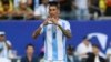 Ángel Di María (11) celebra tras anotar el gol de Argentina en la victoria 1-0 ante Ecuador, el domingo 9 de junio de 2024, en Chicago. (AP Foto/Paul Beaty)