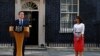 Brexit: caem primeiro-ministro, libra e bolsas asiáticas