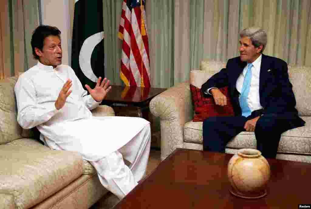 Secretary Kerry meets with Pakistan's opposition leader Imran Khan in Islamabad August 1, 2013.