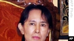 ဒေါ်အောင်ဆန်းစုကြည် ကို အထက်လွှတ်တော်အမတ် McCain ချီးကျူး