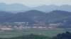지난달 17일 한국 파주 통일전망대에서 바라본 북한 개풍 마을. (자료사진)