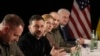 Делегация Украины во время встречи с вице-президентом США Джей Ди Вэнсом в Мюнхене, 14 февраля 2025 года. (фото AP/Matthias Schrader)