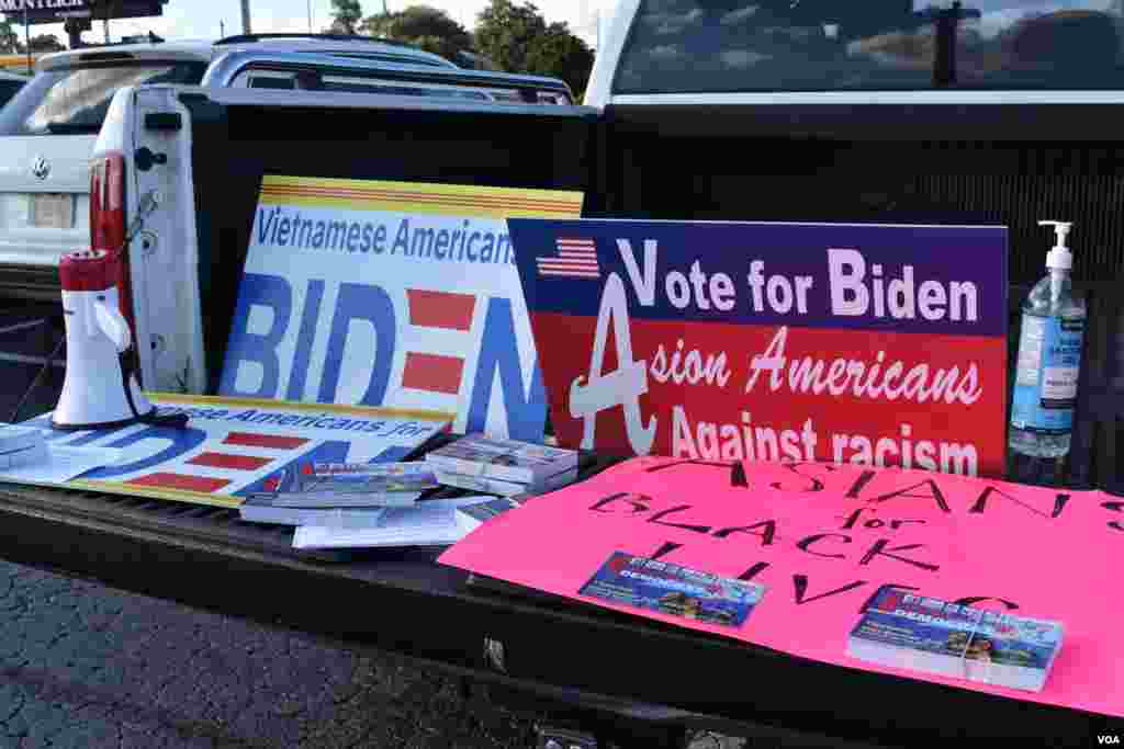 Những biểu ngữ “Người Mỹ gốc Việt ủng hộ Biden”, “Người Mỹ gốc Á chống lại kì thị chủng tộc” và “Người gốc Á ủng hộ người Da đen” là thông điệp mà các bạn trẻ này sẽ trưng ra trong buổi vận động. Nó phản ánh những mối quan tâm hàng đầu của họ như những công dân sinh trưởng trong xã hội Mỹ. Họ muốn bỏ phiếu cho người mà họ tin là sẽ lên án mạnh mẽ nạn kì thị chủng tộc và có thể hàn gắn những chia rẽ xã hội vốn đã trở nên trầm trọng hơn trong những năm qua.