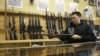 ARCHIVO - En Estados Unidos aumentó en medio de la pandemia de COVID-19 el número de nuevos compradores de armas de fuego en unos 7,5 millones, según datos de la industria armamentística. Se estima que en el país hay unas 390 millones de pistolas y fusiles en manos de civiles. 
