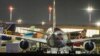 Chuyến bay AA292 của American Airlines trên đường từ New York đến New Delhi đã quay đầu lại trên Biển Caspi hôm 23/2/2025, đậu trên đường băng của Sân bay Quốc tế Leonardo da Vinci ở Rome, Ý.