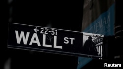 La semana pasada, las ganancias positivas, del cuarto trimestre, y las esperanzas de daños limitados por el brote del virus llevaron a Wall Street a niveles récord.