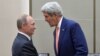Tổng thống Nga Vladimir Putin (trái) chào đón Ngoại trưởng Hoa Kỳ John Kerry trước cuộc họp với Tổng thống Barack Obama bên lề Hội nghị Thượng đỉnh G-20 ở Hàng Châu, Trung Quốc, ngày 5 tháng 9 năm 2016.