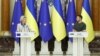 Predsednica Evropske komisije Ursula Fon der Lajen i predsednik Ukrajine Volodimir Zelenski prisustvuju zajedničkoj konferenciji za novinare, u Kijevu, Ukrajina, 20. septembra 2024.