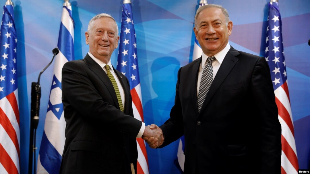 AQSh Mudofaa vaziri Jeyms Mattis (chapda) Isroil Bosh vaziri Benyamin Netanyaxu bilan, Quddus, Isroil, 21-aprel, 2017-yil.