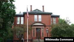View of the Woods Memorial Library, Barre, Mass., which will return Lakota artifacts, including some from the Wounded Knee Massacre site.