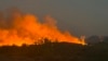 Esta foto, publicada por el Departamento Forestal y de Protección contra Incendios de Arizona, muestra humo que se eleva desde el incendio Boulder View, el jueves 27 de junio de 2024, cerca de Phoenix. 