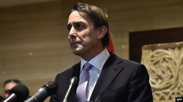 美國特使霍克斯坦與黎巴嫩議長貝裡會談後對媒體發表演說。 (2024年11月20日)