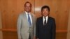 美國衛生及公共服務部部長阿扎爾（Alex Azar）（左）於2018年在華盛頓會晤到訪的台灣衛生福利部部長陳時中（右）。（圖片取自Alex Azar 推特）