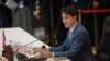 Trudeau de Canadá reorganiza su gabinete ante crecientes llamados a renuncia
