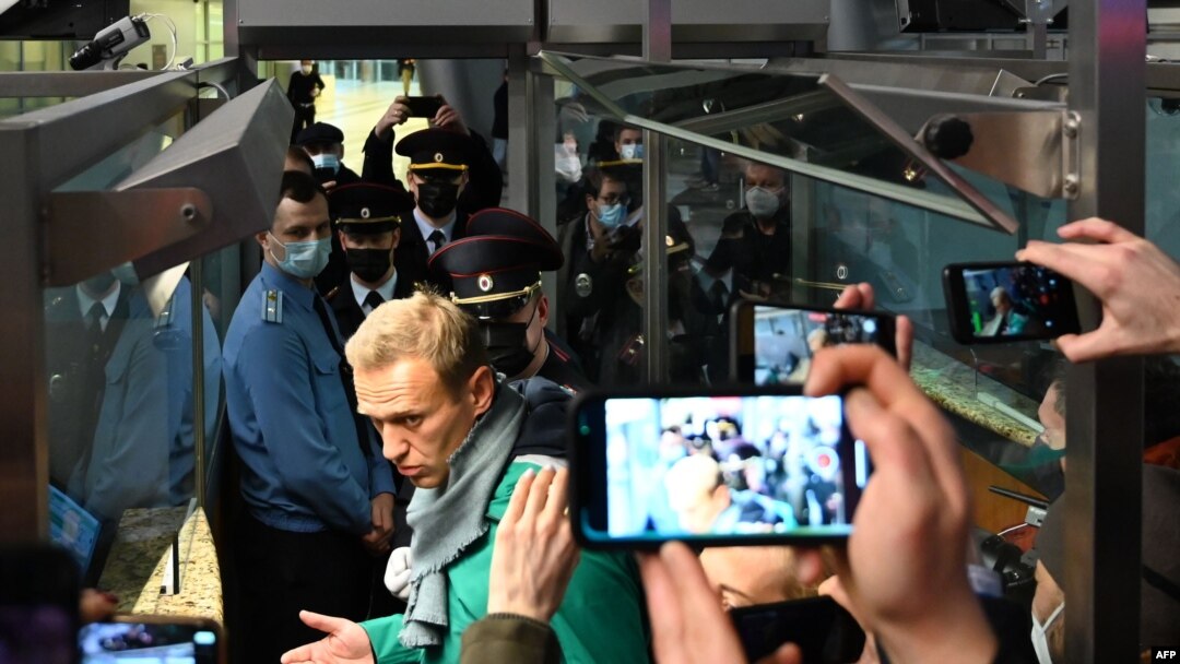 러시아 야권 지도자 알렉세이 나발니가 17일 모스크바 셰레메티예보 국제공항에 도착한 후 경찰에 체포됐다.