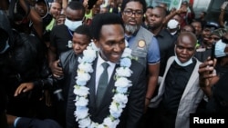 UMnu Venancio Mondlane ngesikhathi efika eMaputo, Jan. 9, 2025.