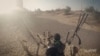 El brazo armado de Hamás, las Brigadas Izz el-Deen al-Qassam, entrenan con parapentes mientras se preparan para un asalto aéreo armado, en esta captura de pantalla obtenida de un video de las redes sociales publicado el 7 de octubre de 2023.