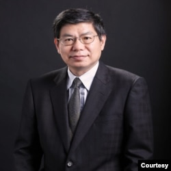 台灣大學公衛教授詹長權