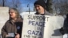 Protesters in Manchester, New Hampshire, Feb. 8, 2016. (Photo: A. Pande / VOA)
