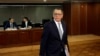 ARCHIVO - El exvicepresidente de Ecuador, Jorge Glas, entra en la sala de audiencia en la Corte Suprema para apelar la sentencia de seis años de prisión por asociación ilícita relacionada con el escándalo de Odebrecht en Quito, Ecuador, el 23 de mayo de 2018. 