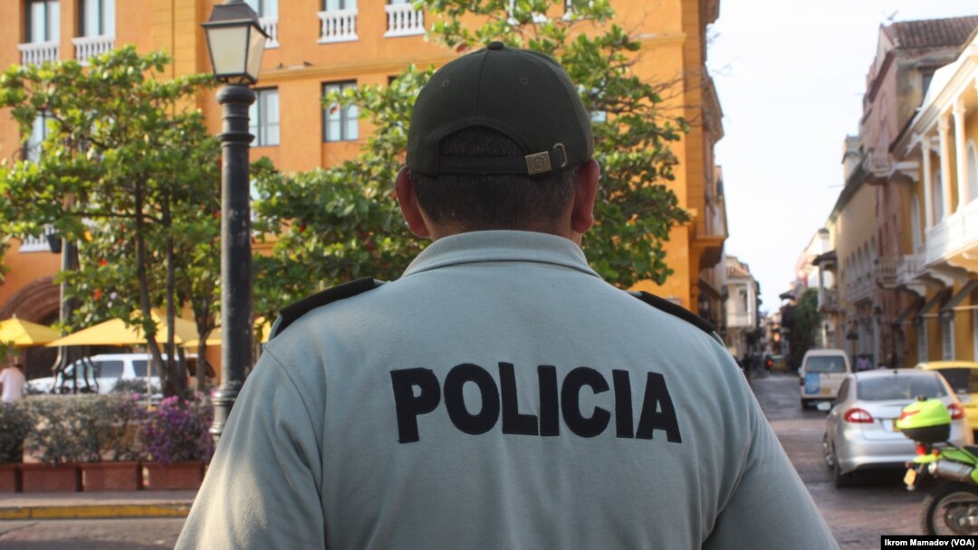 Hay unos 700 vehículos para los hombres encargados de cuidar la cumbre y 20 patrullas inteligentes. 